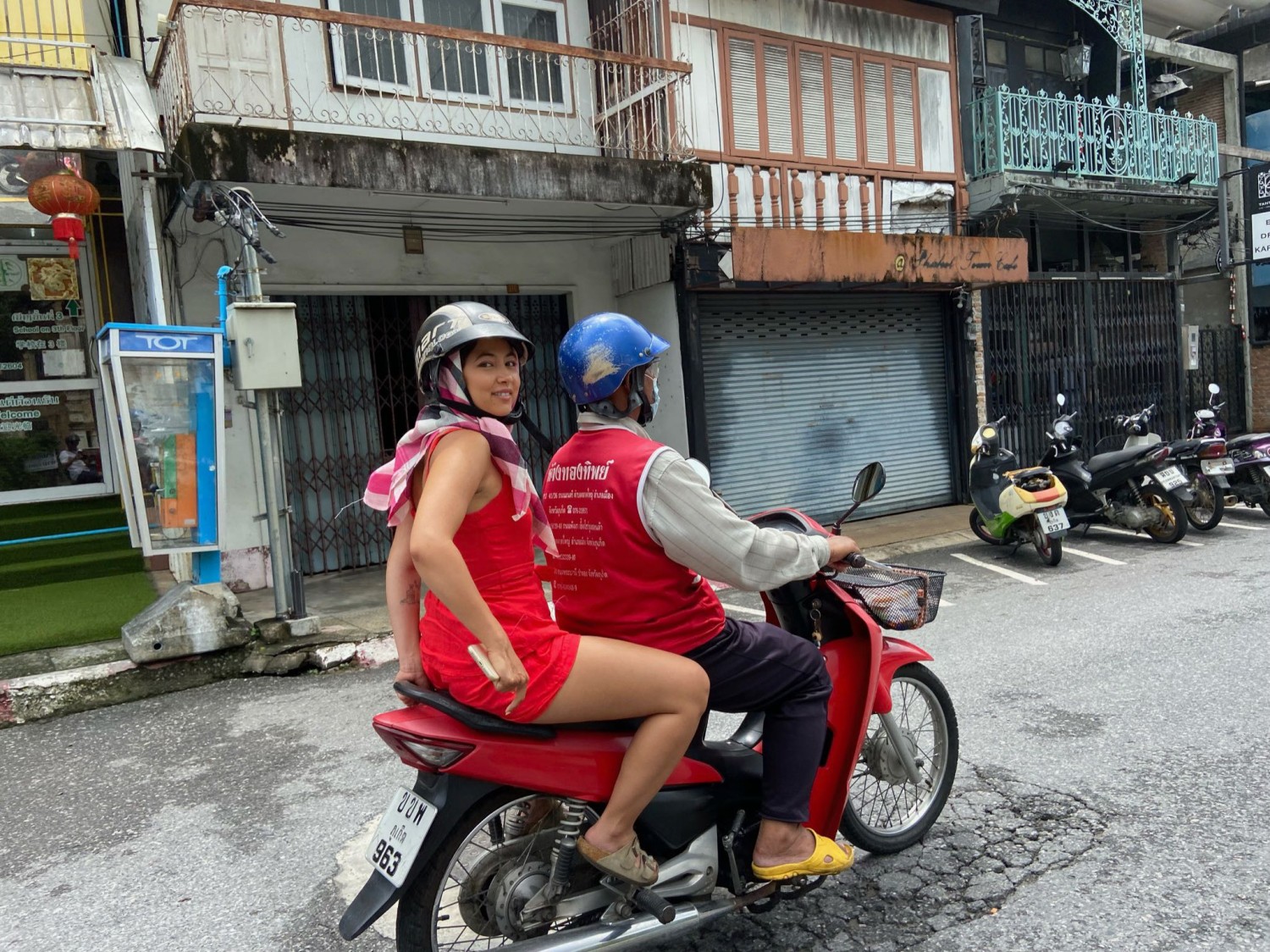 phuket scooter Smiling Albino