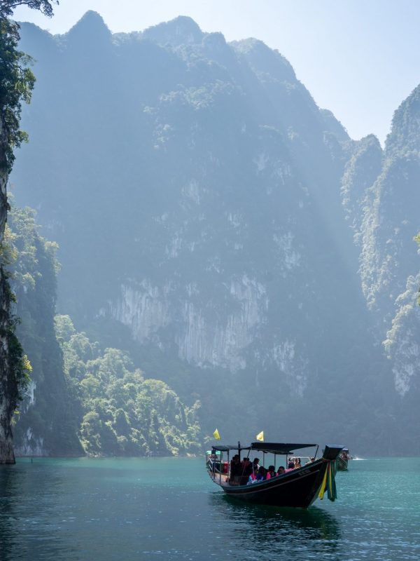thailand-robin-noguier-sydwCr54rf0-unsplash