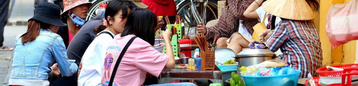 vietnam-4943816_1920-pixabay stree dining